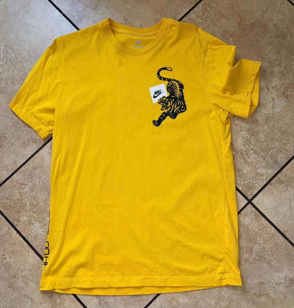 Nike Yellow Tiger Graphic Tee The Nike Tee Size L
